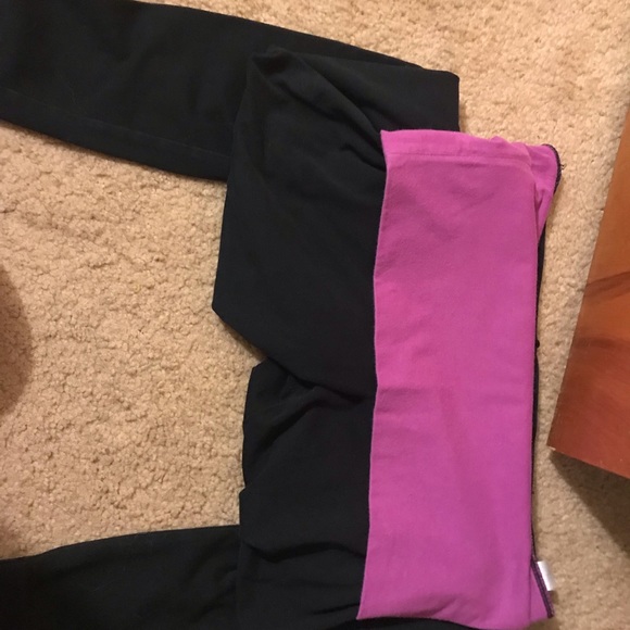 Pink Victoria’s Secret leggings - Picture 2 of 3
